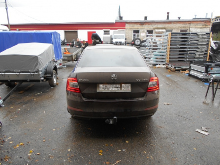 Фаркоп SK 10 для SKODA Octavia A7, Octavia A8 2013-2020, 2020-, Автос, нагрузка 1500/75 кг. С подрезкой бампера от магазина ФаркопРос